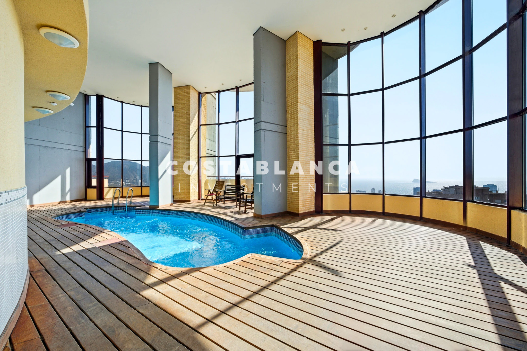 Apartment for Sale Entire 38th Floor of the Iconic Negurigane Building for sale in Benidorm