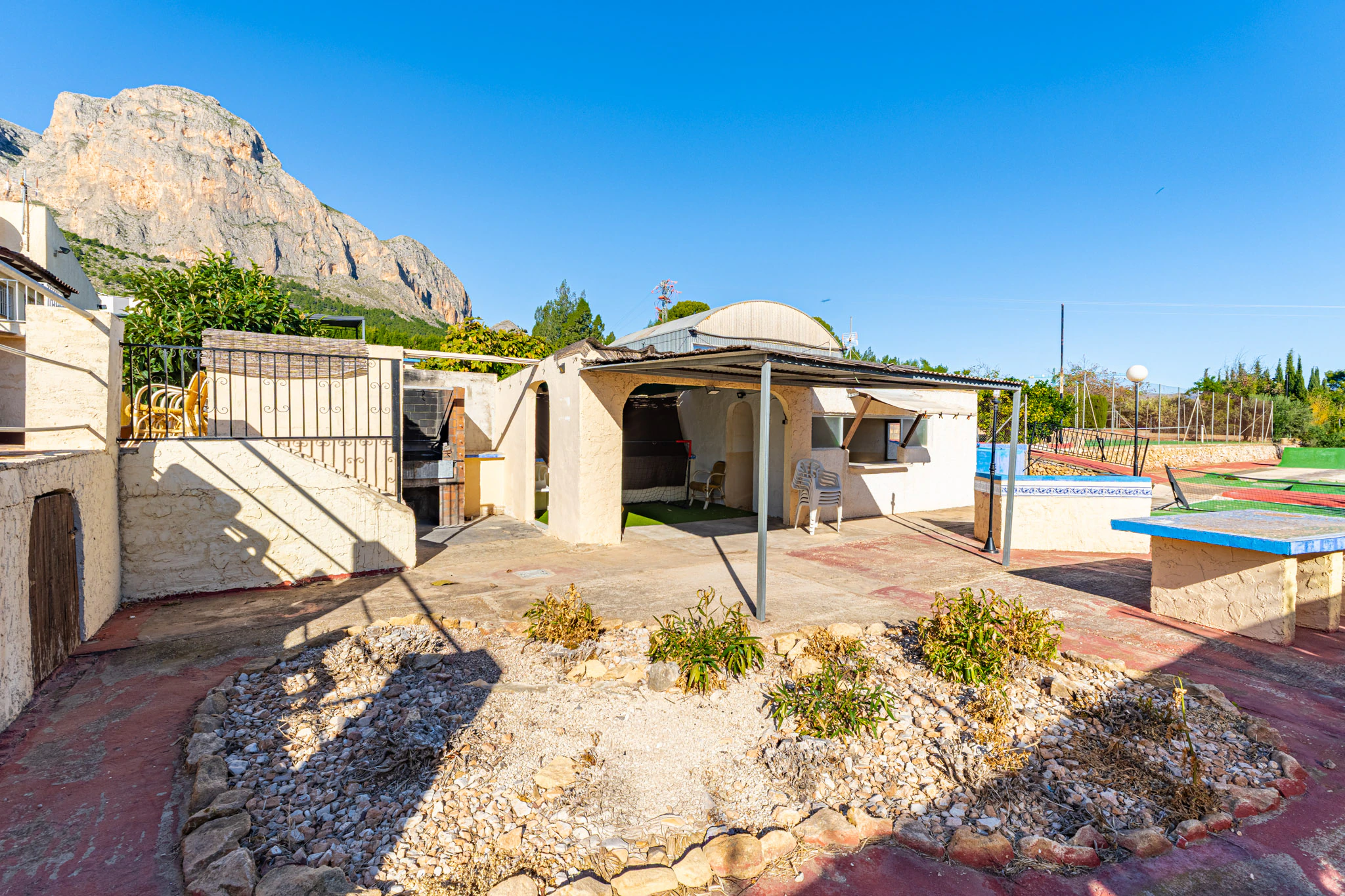 Spacious Villa With Sports Areas, Guest Apartment for sale in Polop