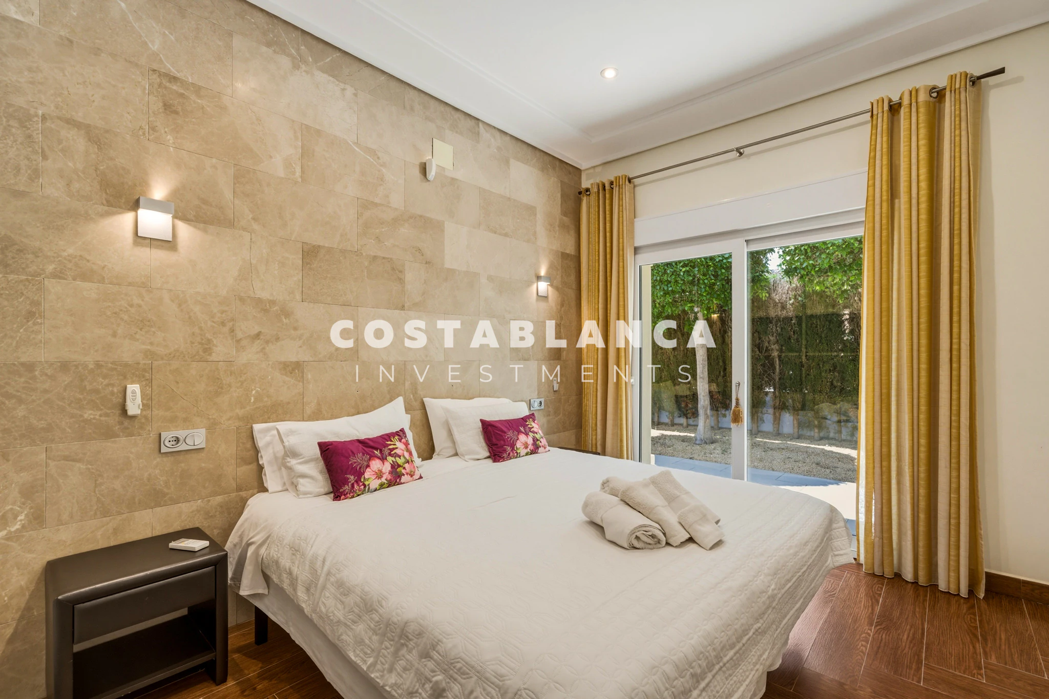 Hermosa Villa en Calpe con Piscina y vistas a la Montaña