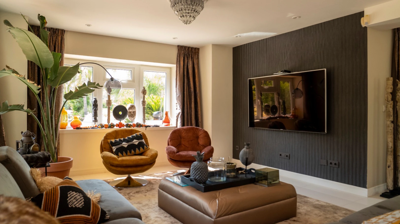 Luxury Villa with Plot 32000m2 for Sale in la Nucia