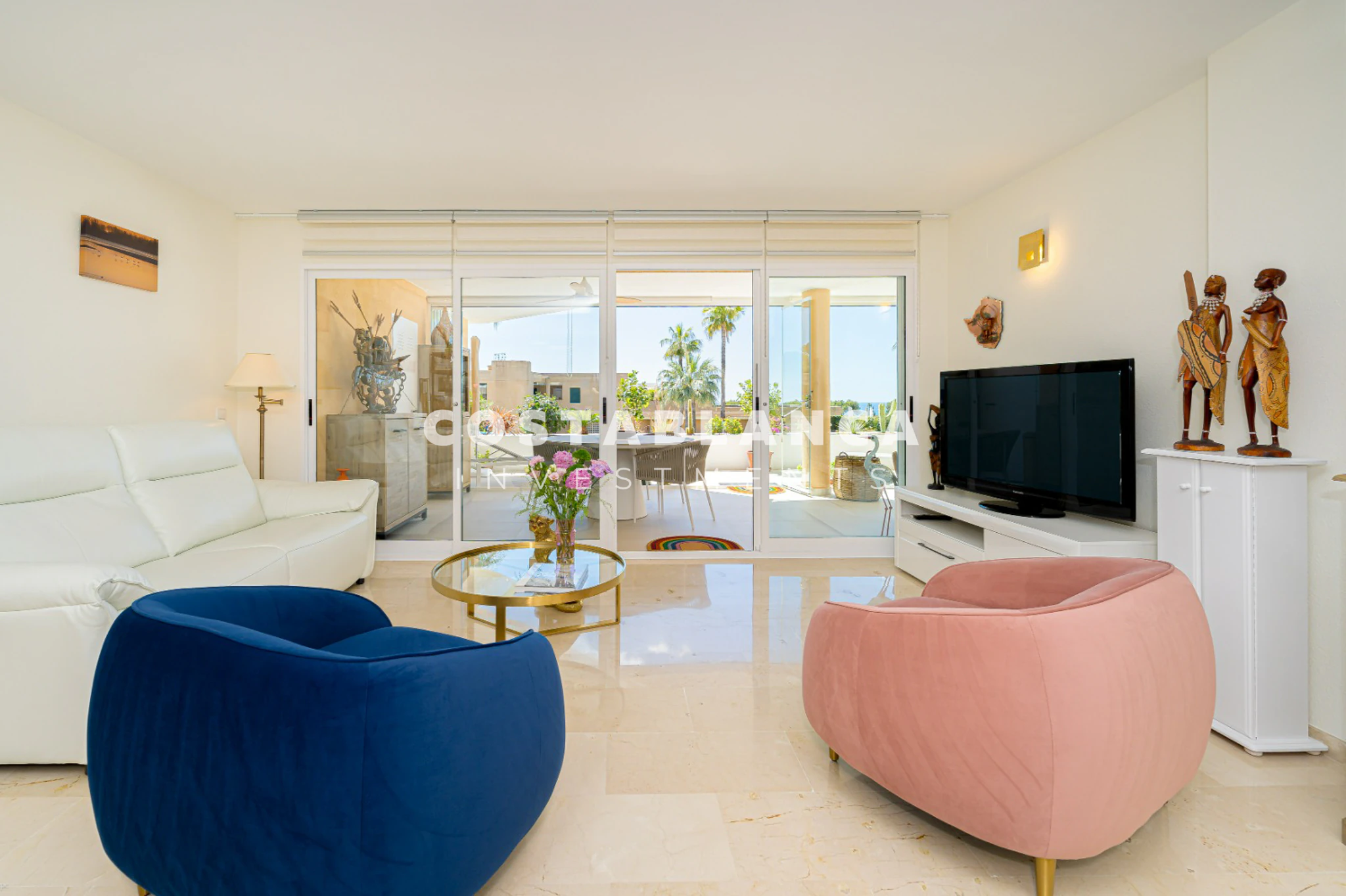 Amplio Apartamento Esquinero con Vistas al Mar y a la Montaña en Venta en Altea La Nova