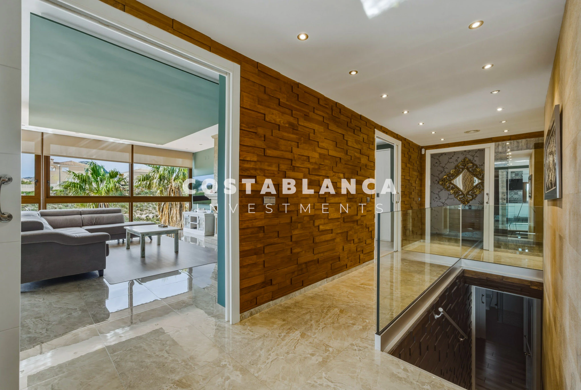 Premium Villa with 5 Bedrooms, Pool and Sea Views for sale in La Nucia