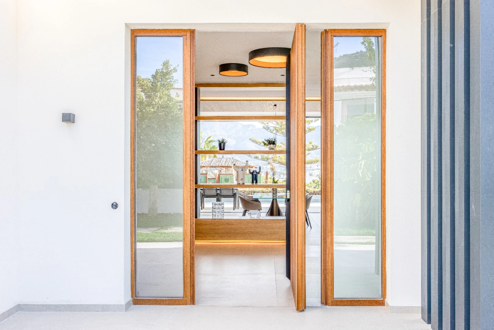Villa moderna con vistas al mar cerca de la playa y la ciudad en venta en Albir