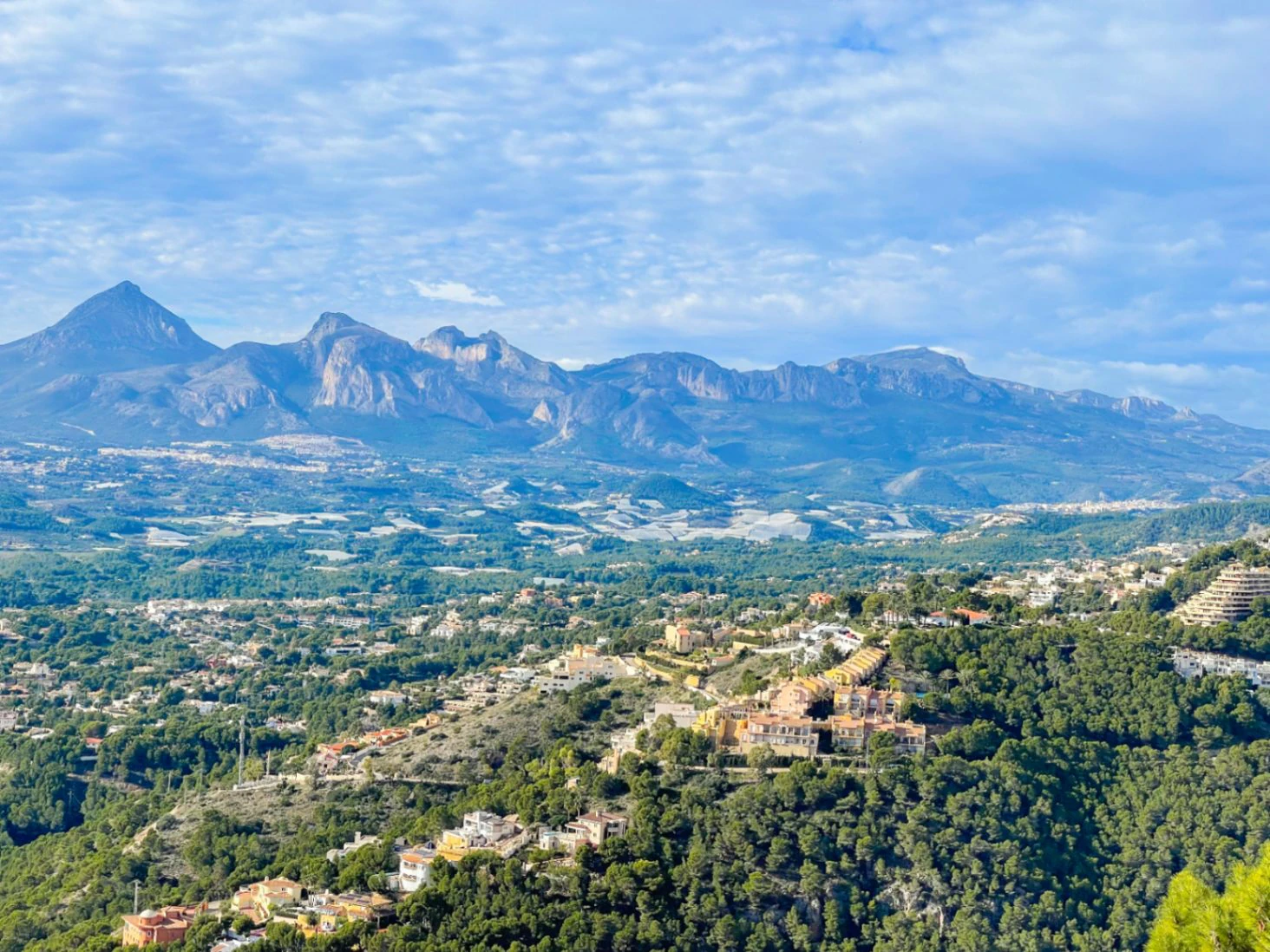 Villa méditerranéenne avec appartement d’hôtes et vue panoramique sur la mer à vendre à Altea Hills