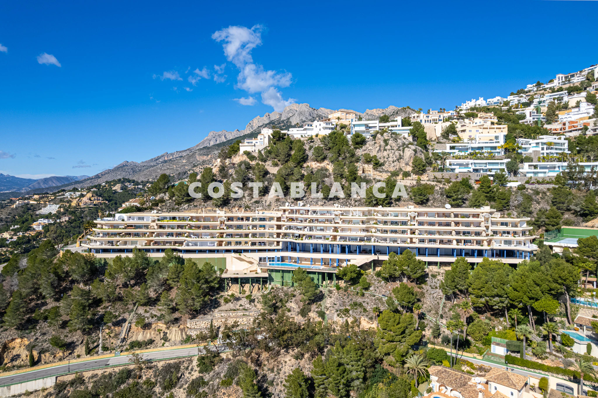 Luksusowe mieszkanie z panoramicznymi widokami i tarasem w Altea Hills