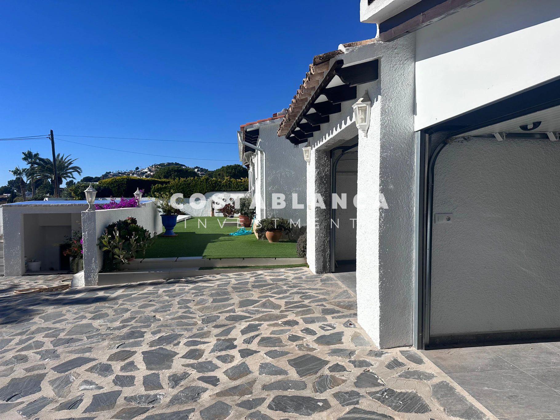 Sunny Mediterranean villa for sale in Moraira