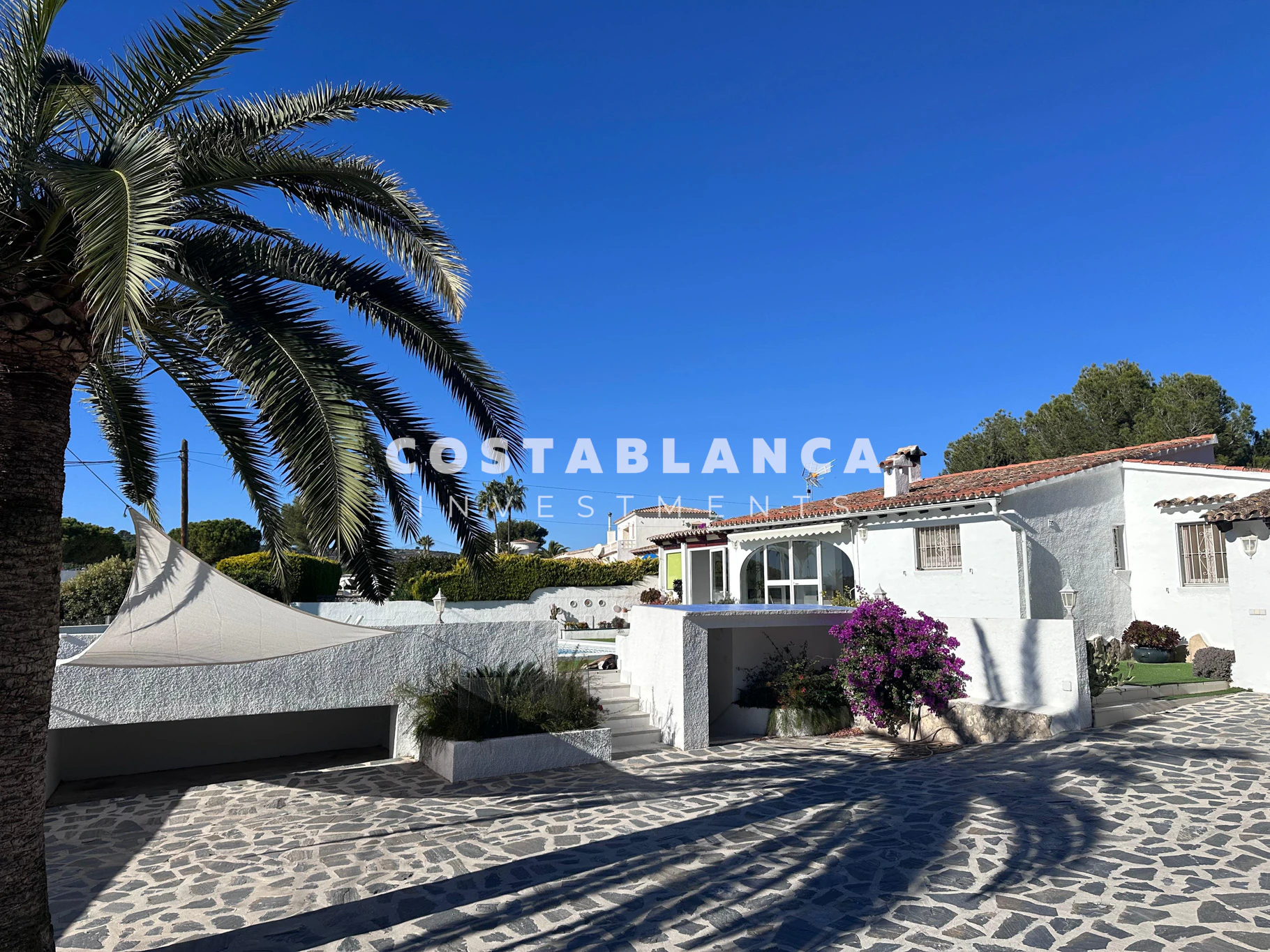 Sunny Mediterranean villa for sale in Moraira