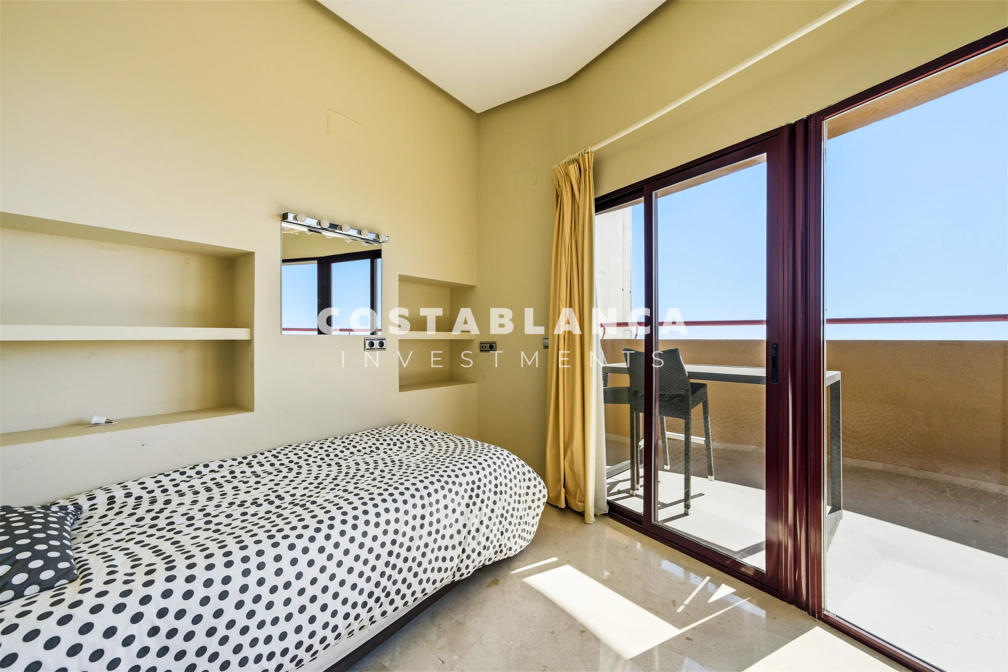 Apartment for Sale Entire 38th Floor of the Iconic Negurigane Building for sale in Benidorm