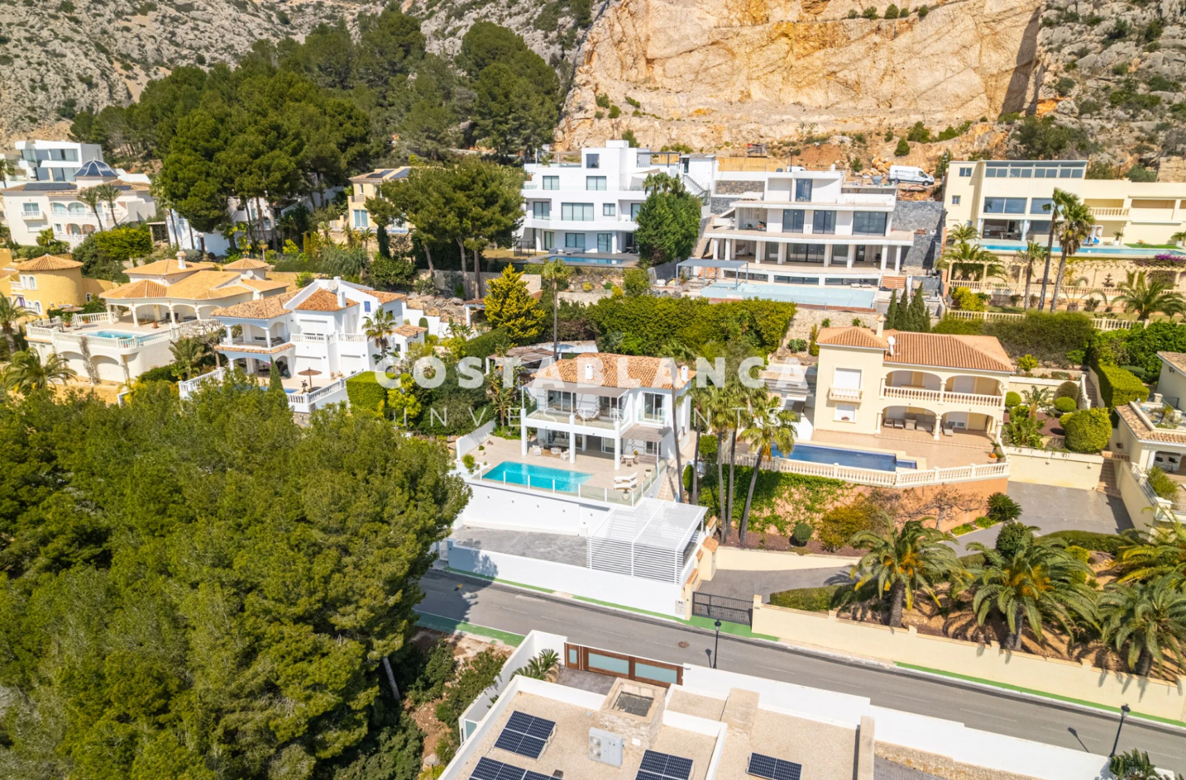 Odnowiona willa na sprzedaż w Altea Hills z widokiem na morze