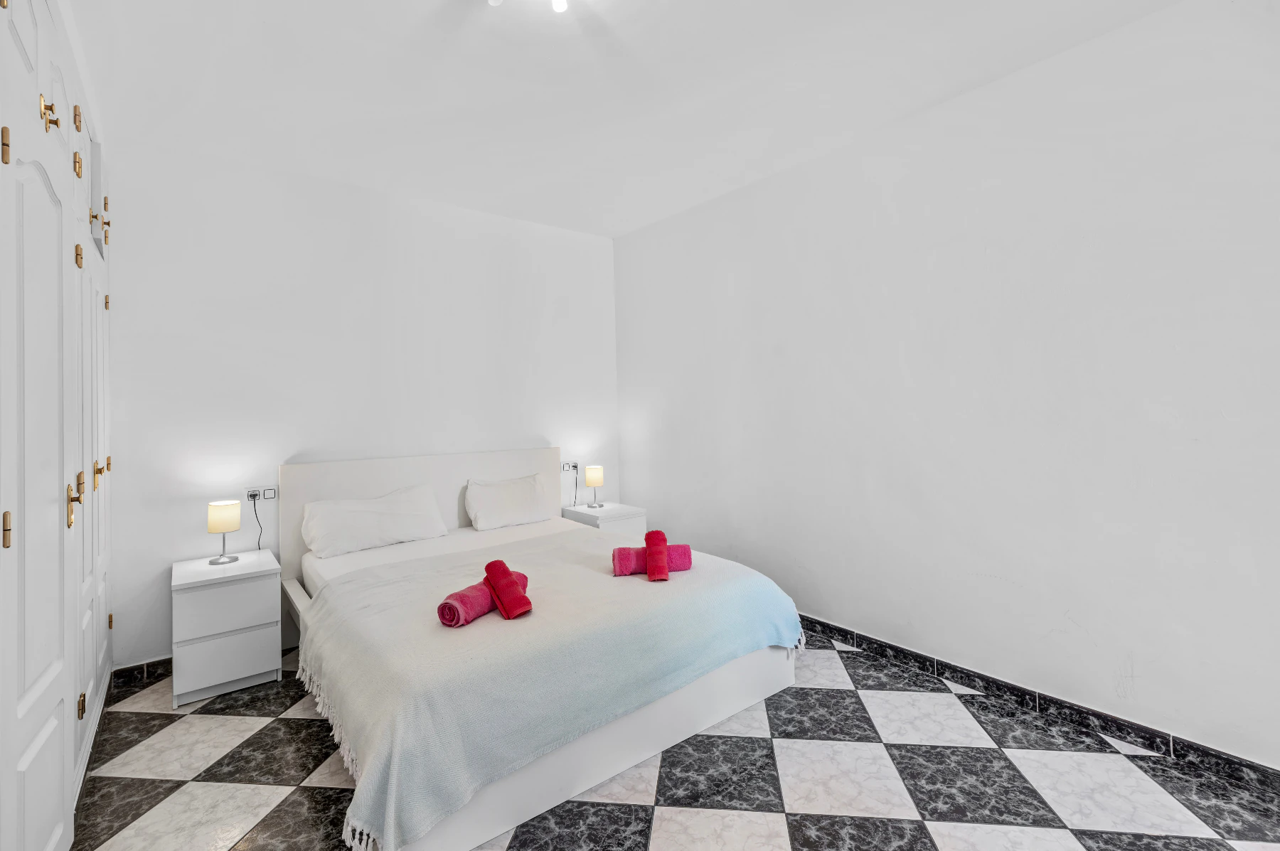 STUNNING MEDITERRANEAN VILLA FOR SALE IN CALPE WITH PANORAMIC SEA AND MOUNTAIN VIEWS