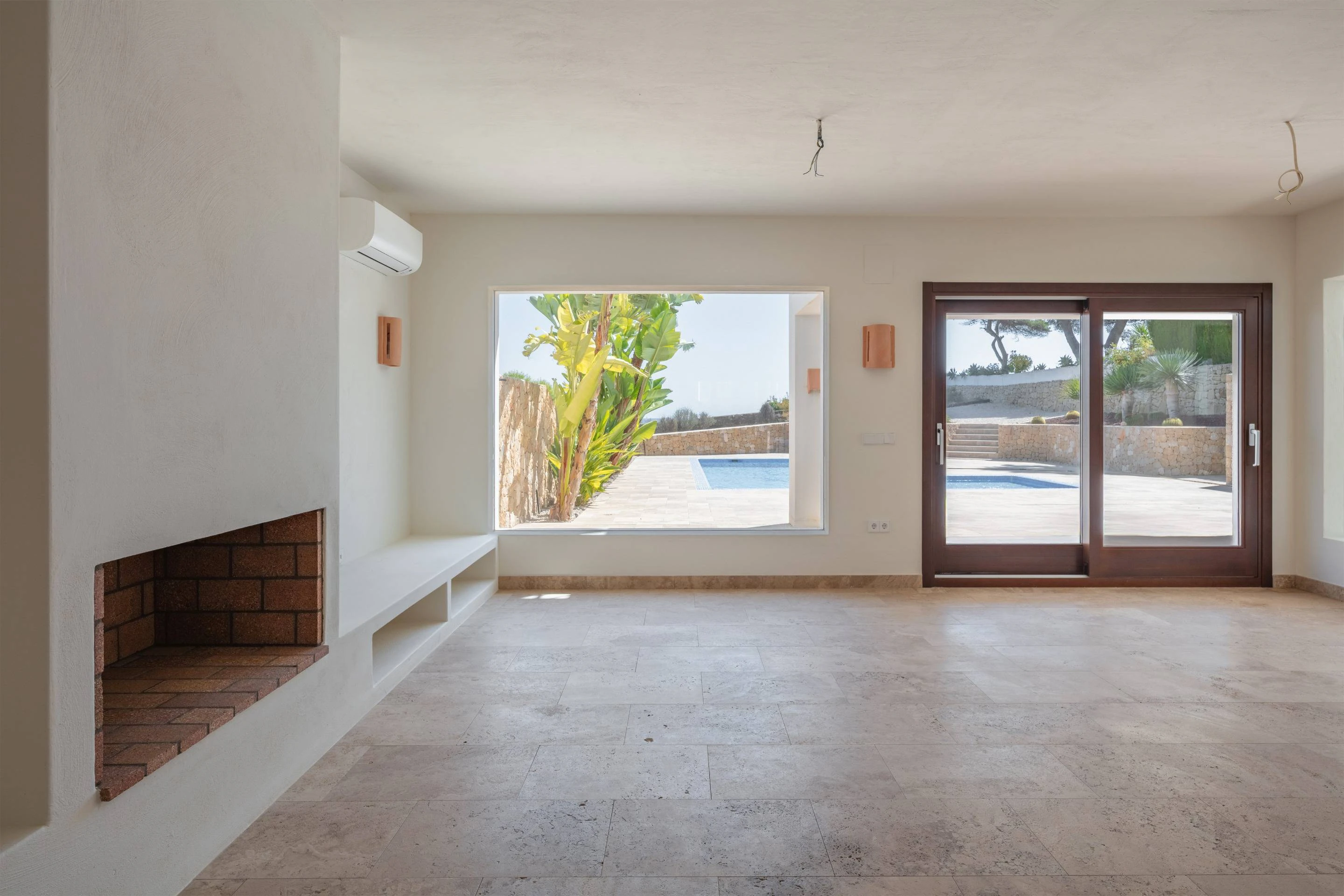 Villa Andrago Residencia Contemporánea Mediterránea en Primera Línea a la Venta en Moraira
