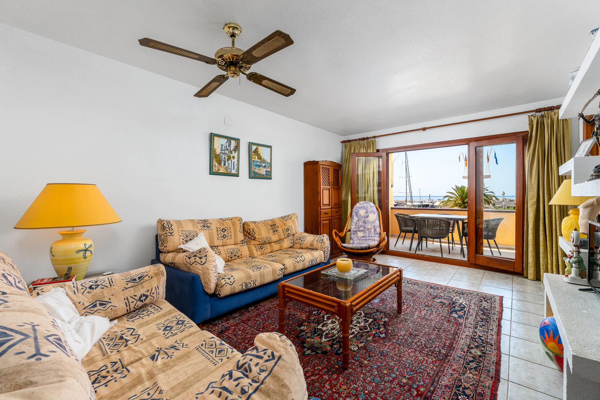 Atemberaubende Wohnung mit Meerblick im Herzen der Marina Campomanes