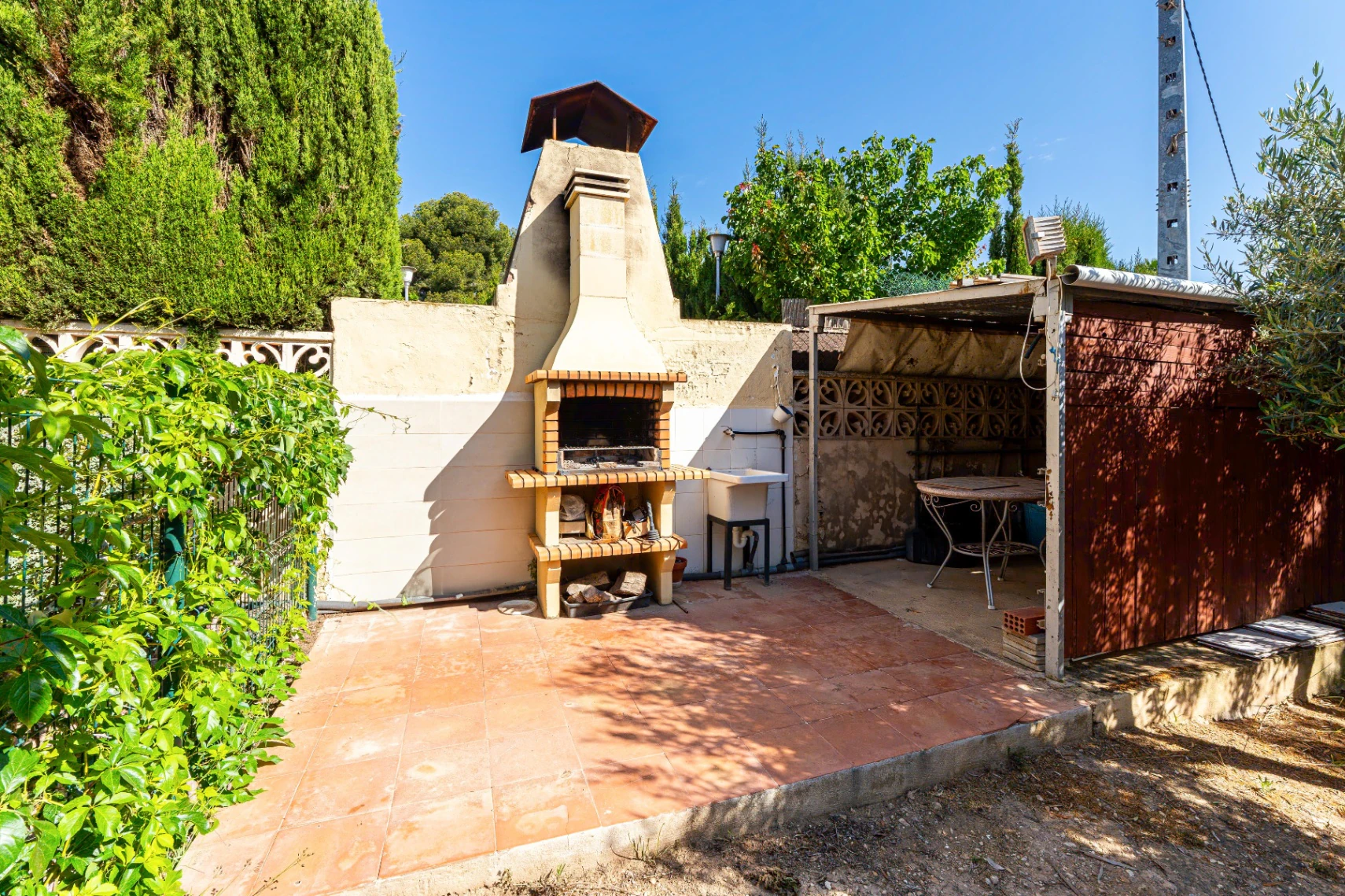 VILLA SPACIEUSE RÉNOVÉE À LA NUCIA AVEC PISCINE ET EXCELLENTS ESPACES EXTERIEURS À VENDRE À LA NUCIA