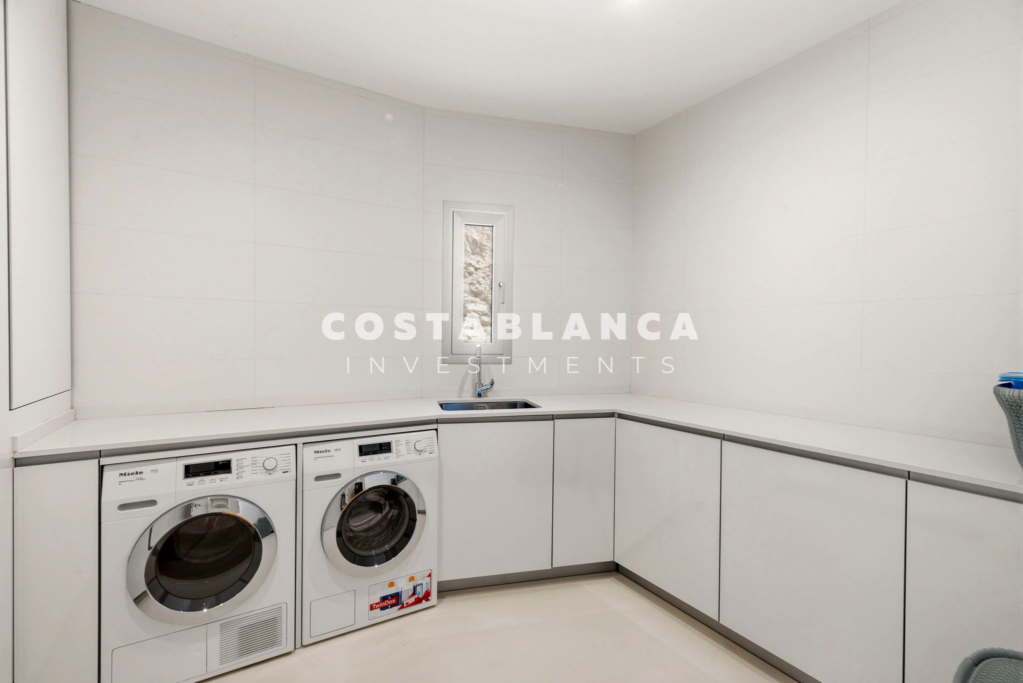 Luxury Penthouse with Panoramic Sea & Mountain Views for sale in Altea La Vella