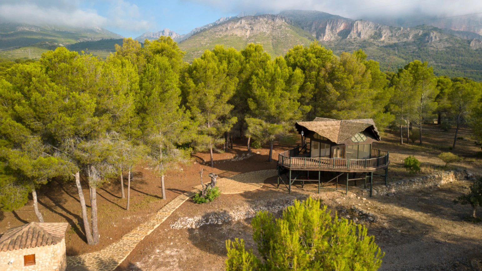 Luxury Villa with Plot 32000m2 for Sale in la Nucia