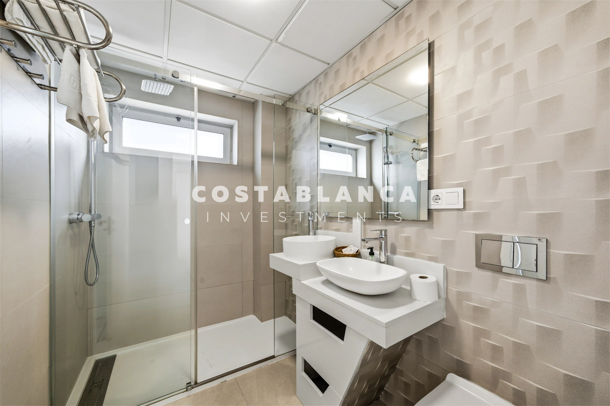 Modern 5th Floor Apartment with Pools, Sauna and Jacuzzi for sale in Finestrat