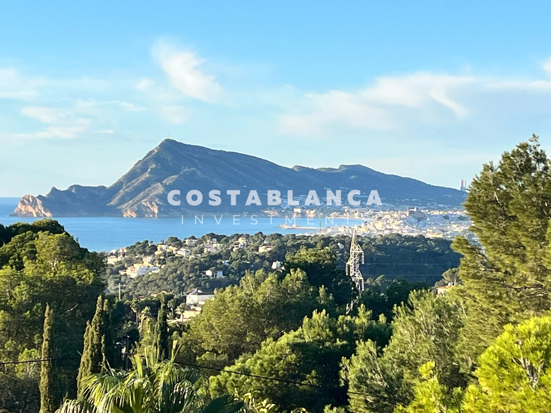 Eine private Luxusvilla, die Design, Komfort und Nachhaltigkeit in Altea vereint.