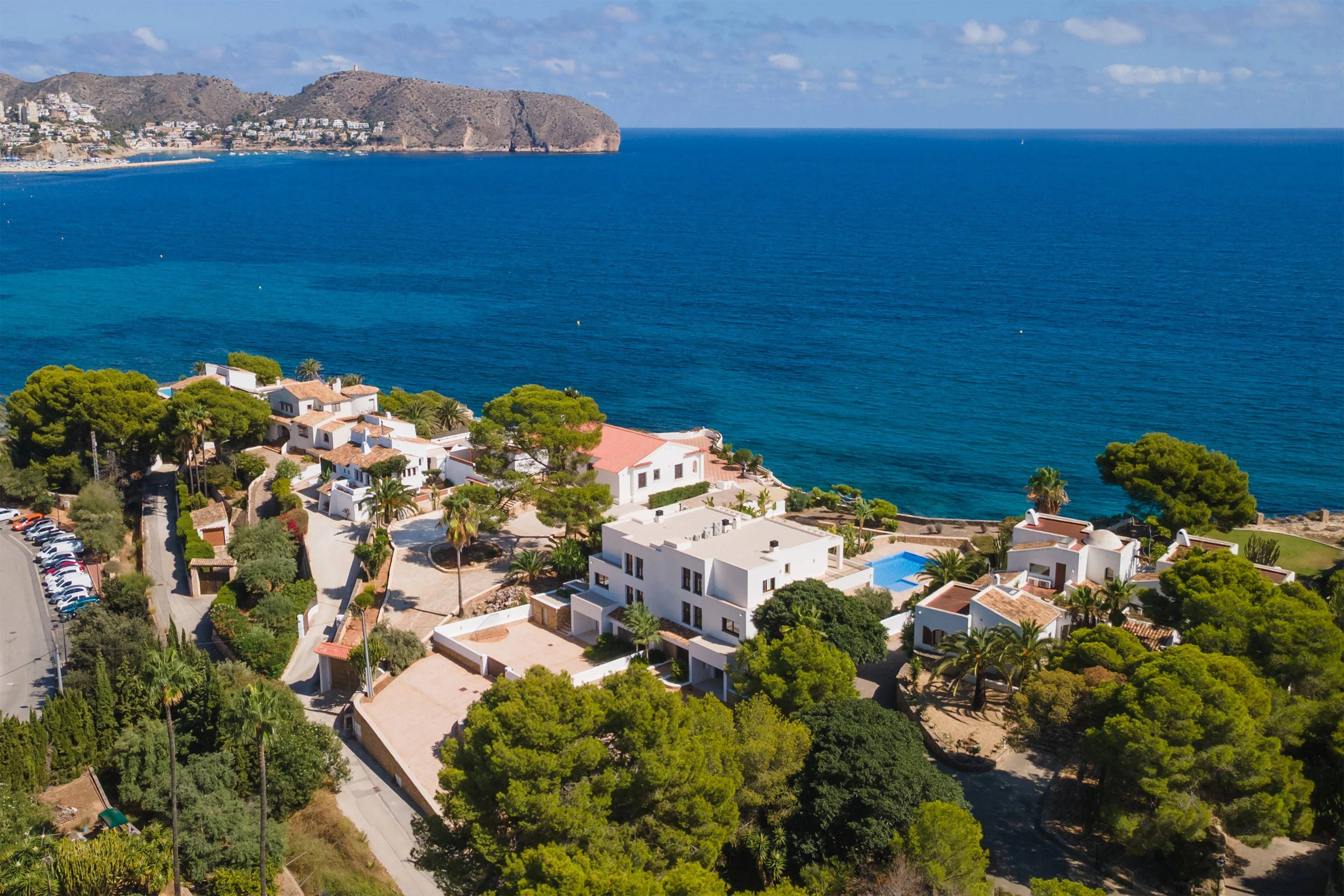 Villa Andrago Residencia Contemporánea Mediterránea en Primera Línea a la Venta en Moraira