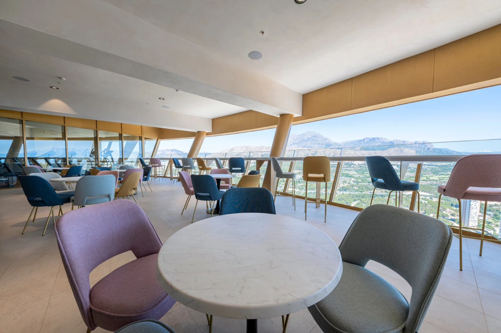 43. Etage Residence mit Meer- und Bergblick zu verkaufen in Benidorm