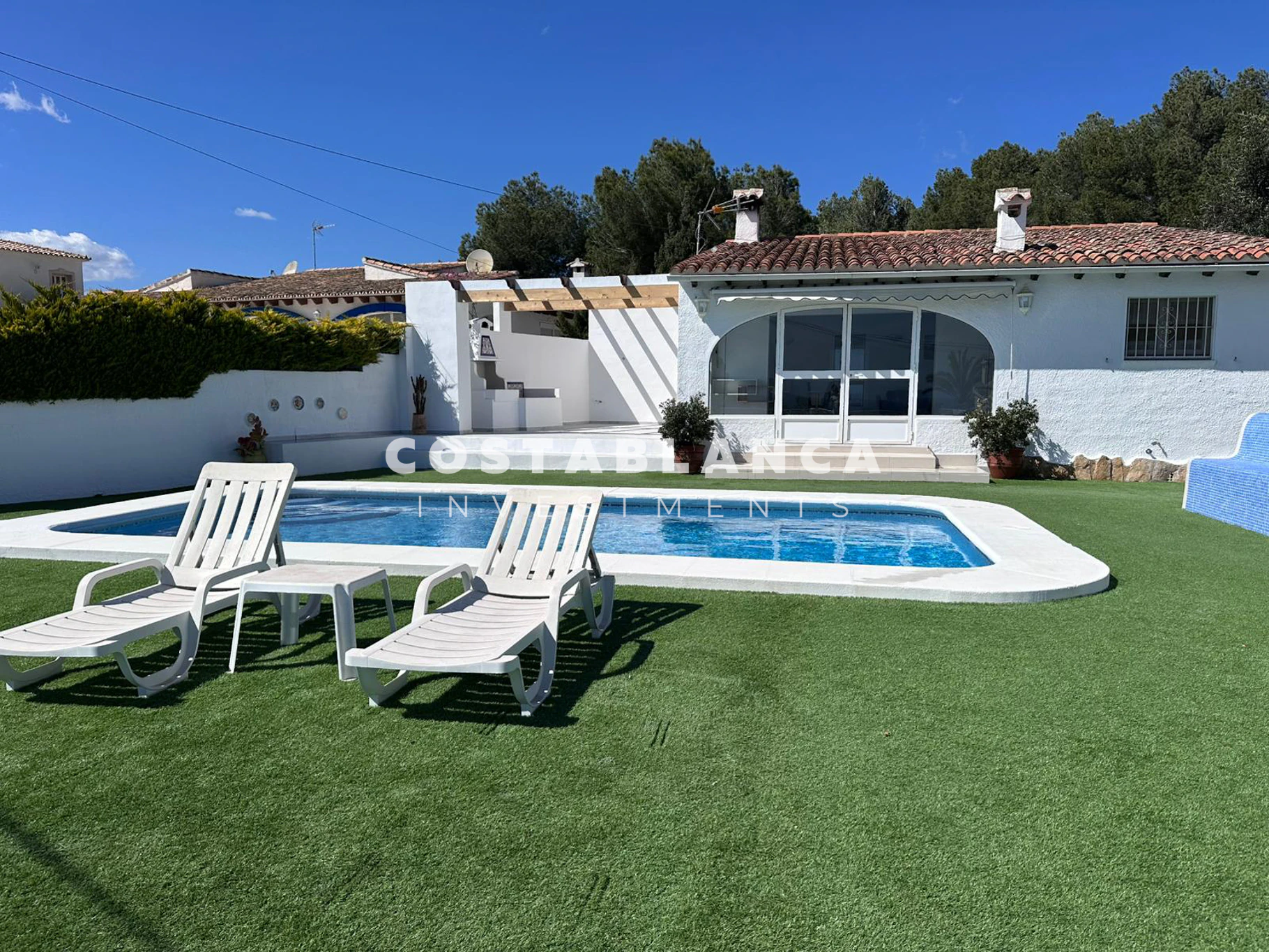 Sunny Mediterranean villa for sale in Moraira