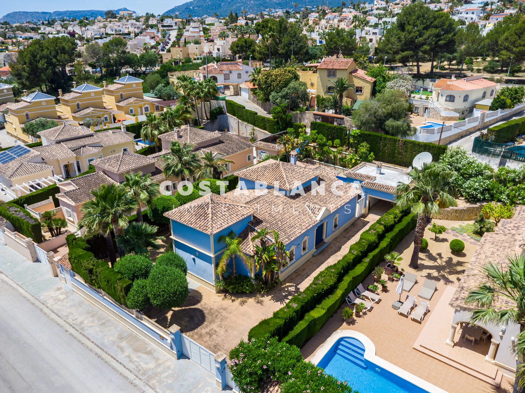 Hermosa Villa en Calpe con Piscina y vistas a la Montaña