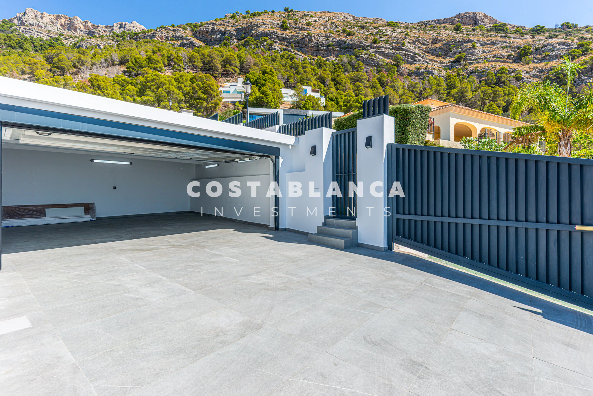 Designer Villa met Infinity Uitzichten over de Costa Blanca Te Koop In Altea Hills