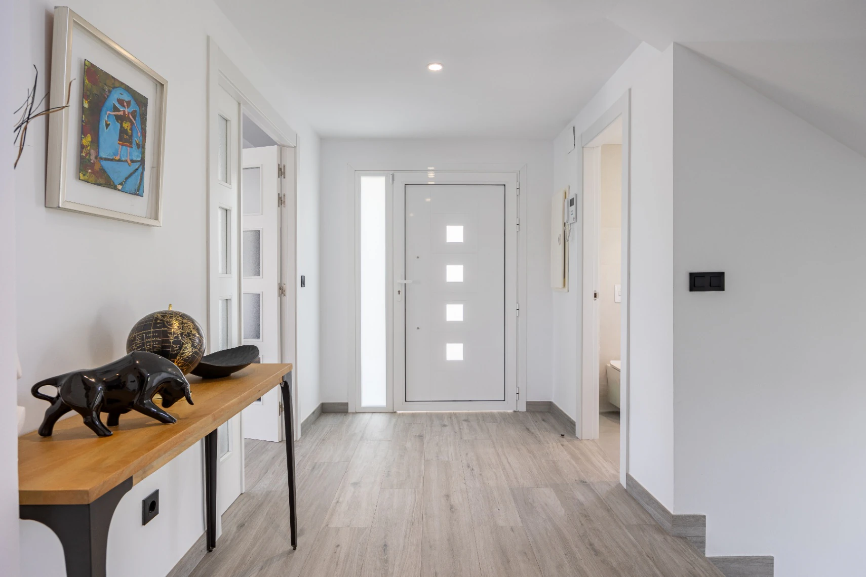 Moderne mediterrane Villa mit Pool, Garten und überdachtem Parkplatz zu verkaufen in Alfaz del Pi
