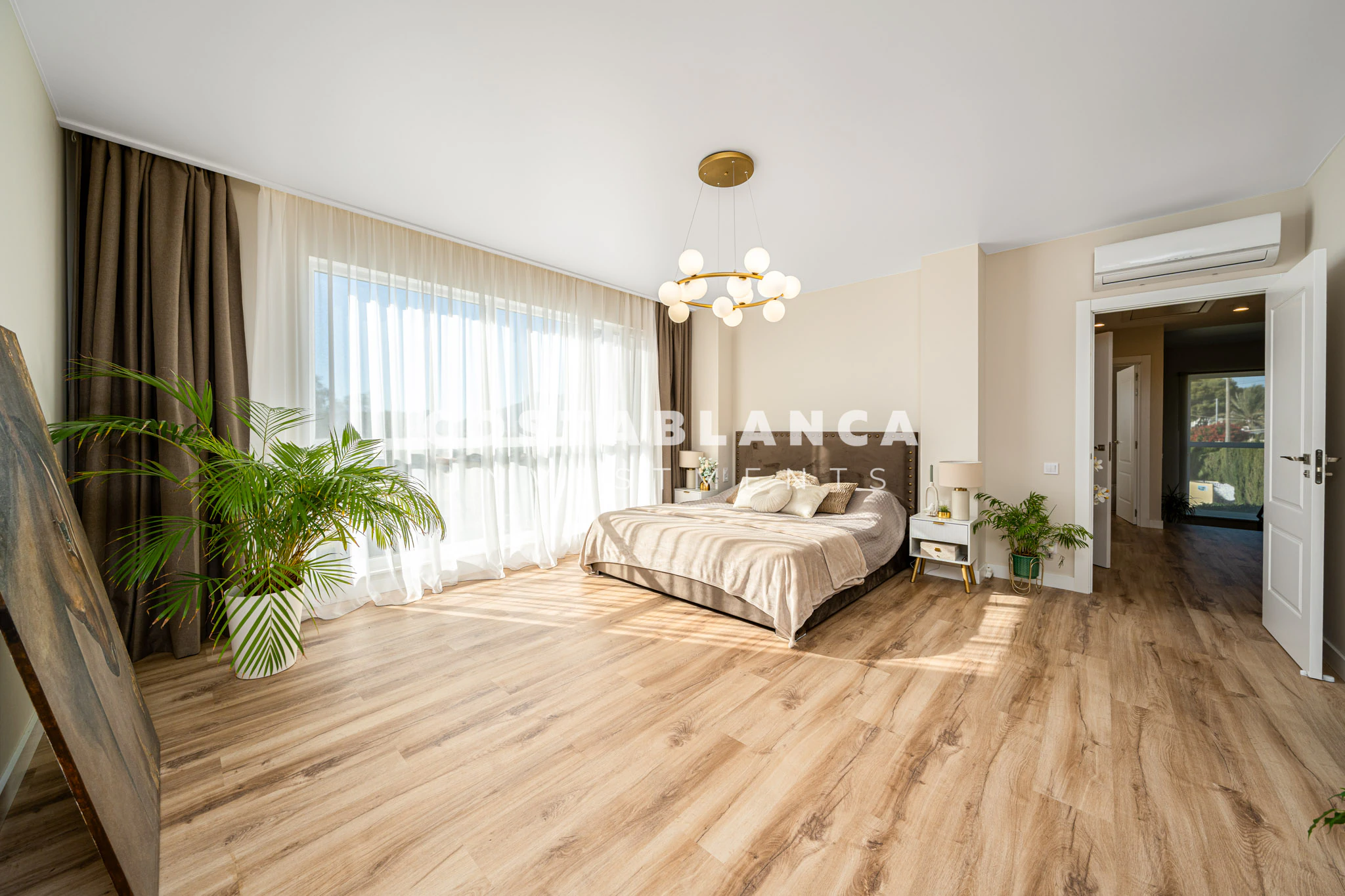 Villa moderne élégante avec piscine privée et suite principale à vendre à Calpe