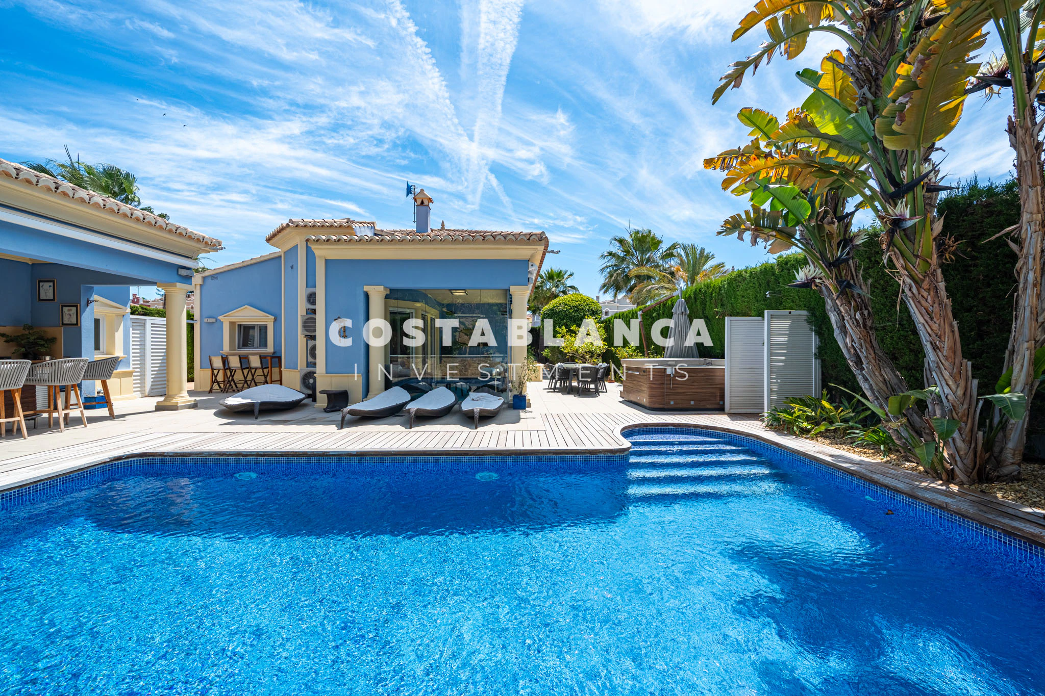 Hermosa Villa en Calpe con Piscina y vistas a la Montaña