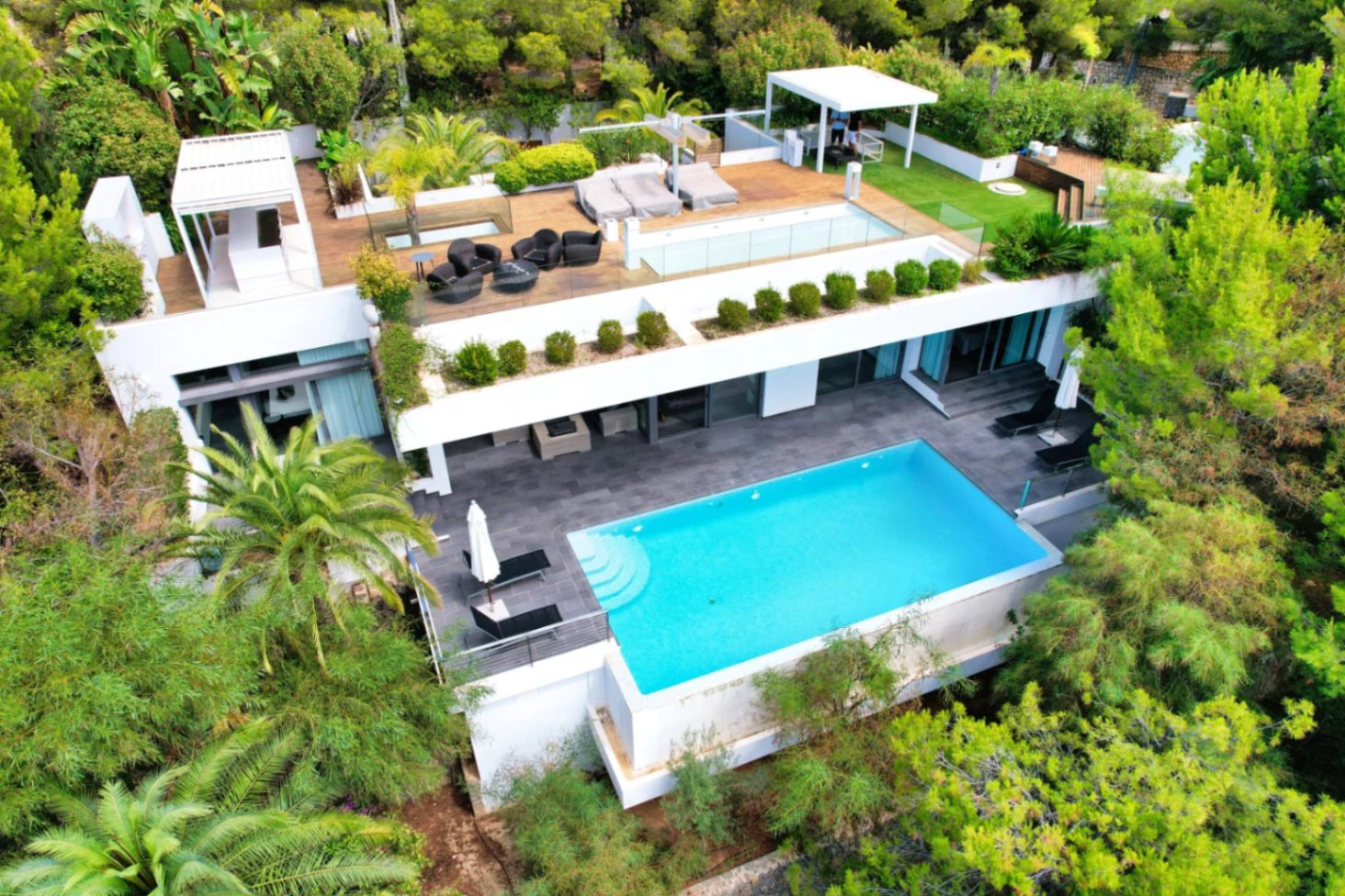 Exclusive Villa in Altea La Vella with a Roof deck and sea Views for sale