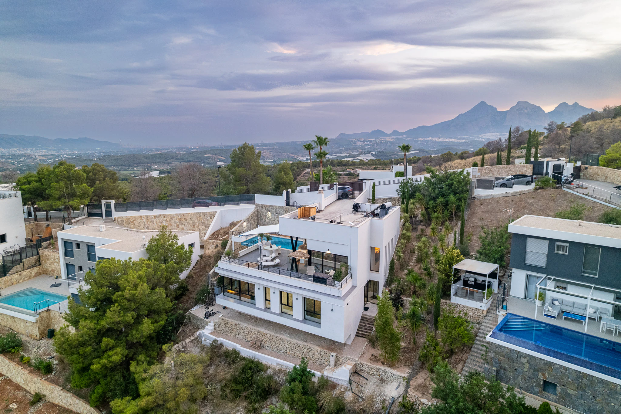 Luxury Villa in Altea with open views and High-End Finishes