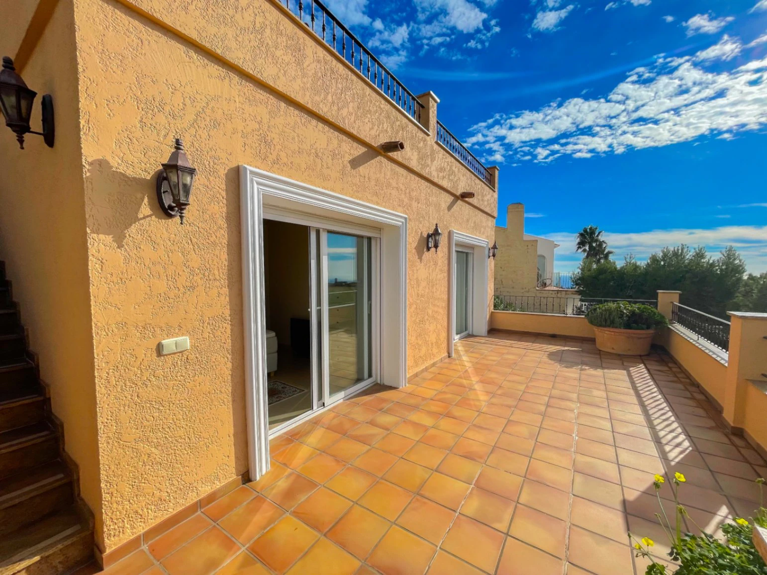 Villa méditerranéenne avec appartement d’hôtes et vue panoramique sur la mer à vendre à Altea Hills