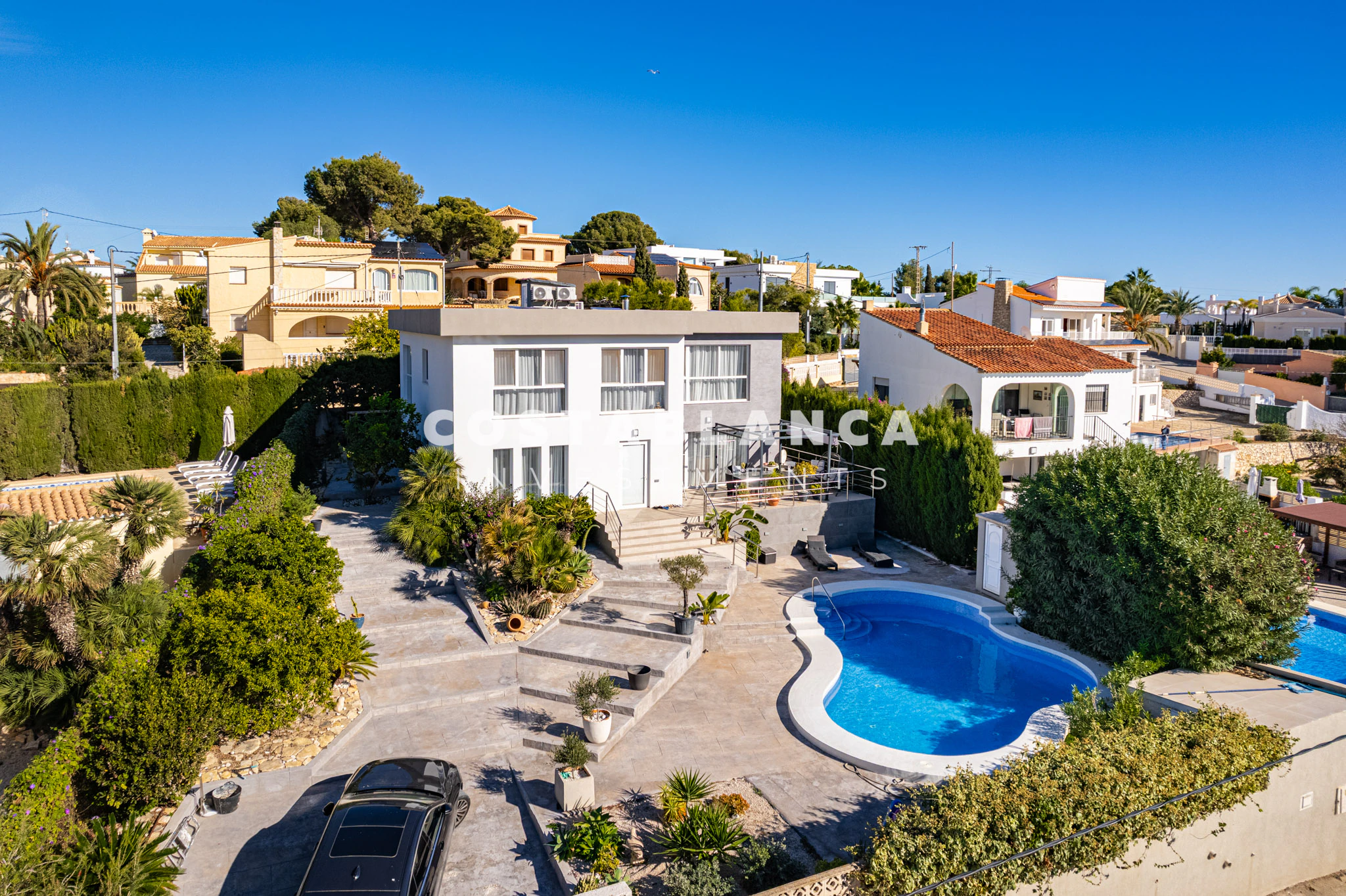 Villa moderne élégante avec piscine privée et suite principale à vendre à Calpe