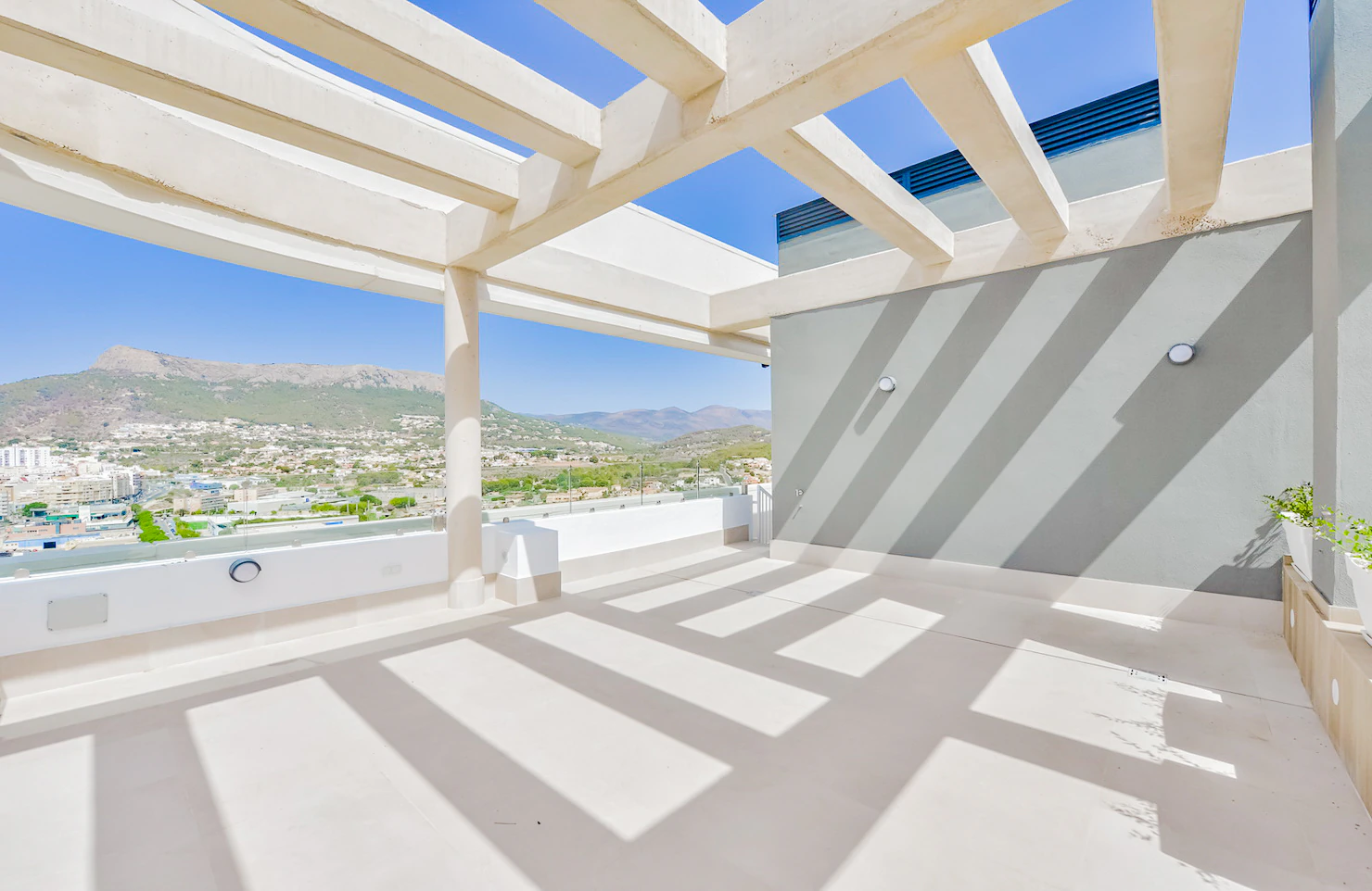 Penthouse moderne à vendre à Calpe avec piscine privée
