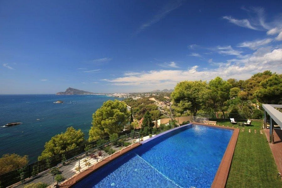 Chalet de lujo en primera línea en venta en Altea