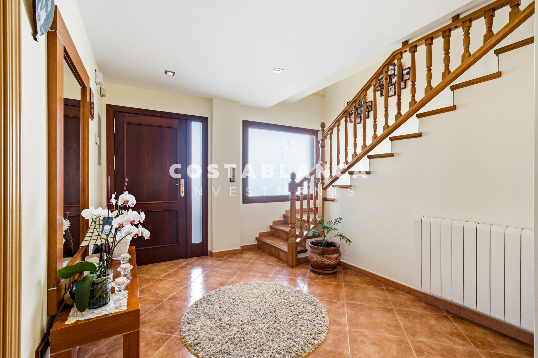 Luxuriöse mediterrane Villa zum Verkauf in Benidorm mit Garten, Terrassen und Privatsphäre