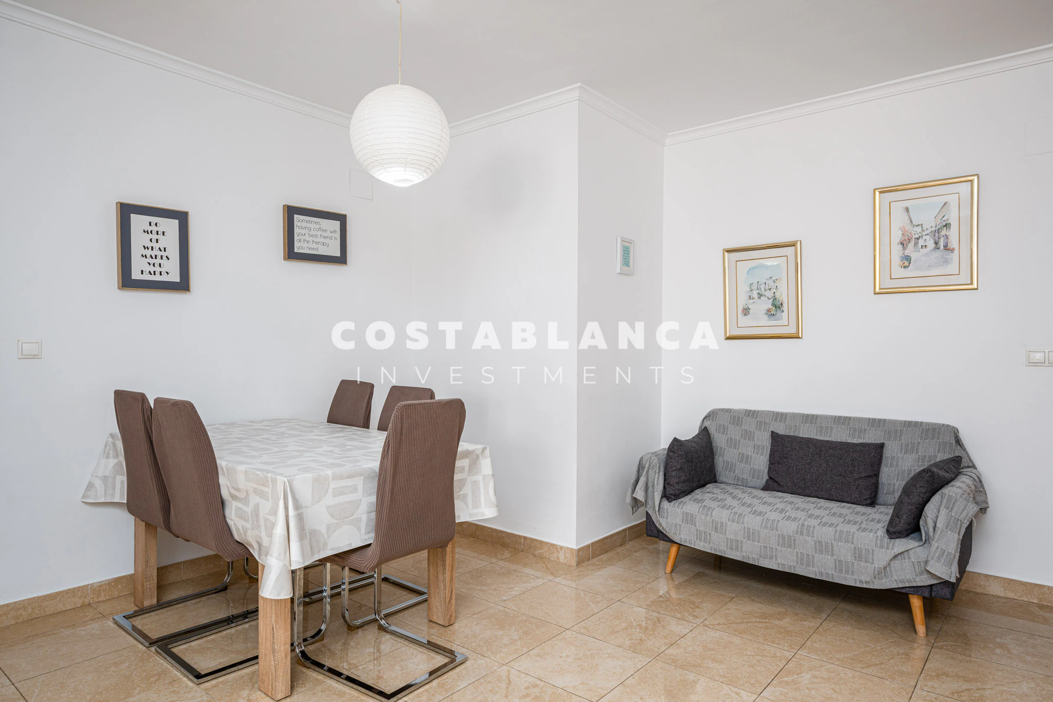 Spacious 3 Bedroom, Apartment in Central Dénia