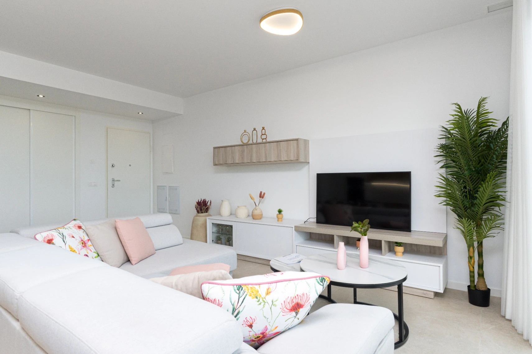 Nowo wybudowany nowoczesny apartament na sprzedaż w Finestrat z basenem bez krawędzi