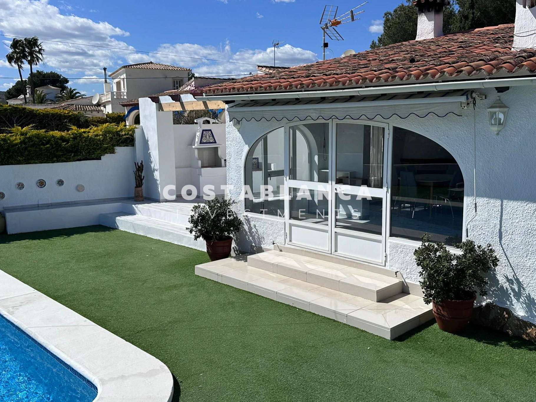 Sunny Mediterranean villa for sale in Moraira