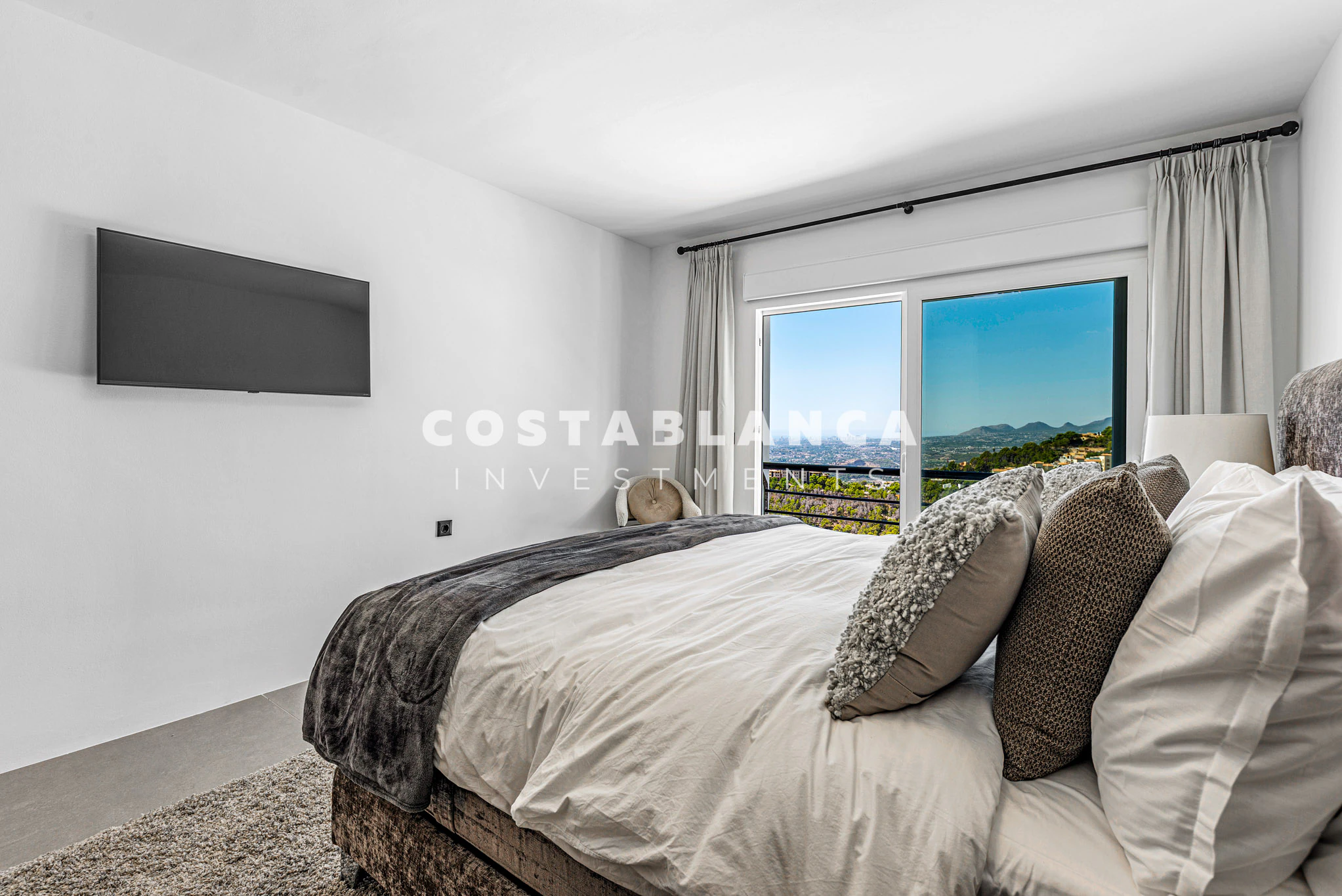 Designer Villa met Infinity Uitzichten over de Costa Blanca Te Koop In Altea Hills