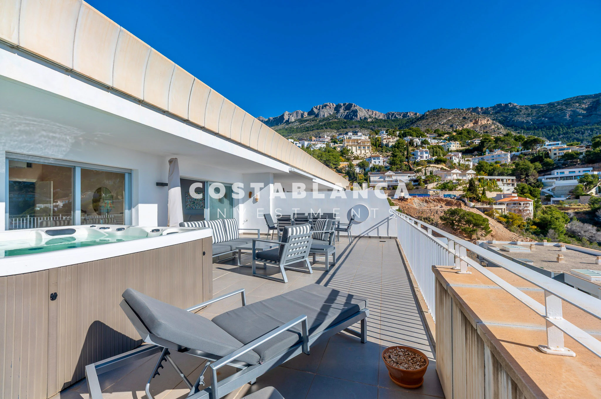 Exclusive Southeast Facing Penthouse for sale in Altea
