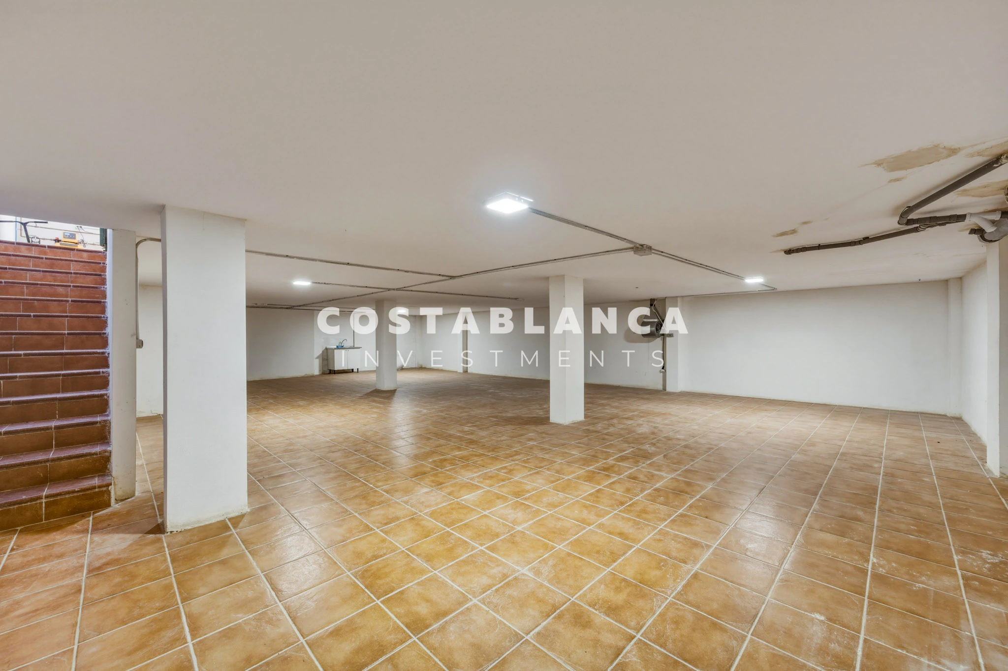 Premium Villa with 5 Bedrooms, Pool and Sea Views for sale in La Nucia