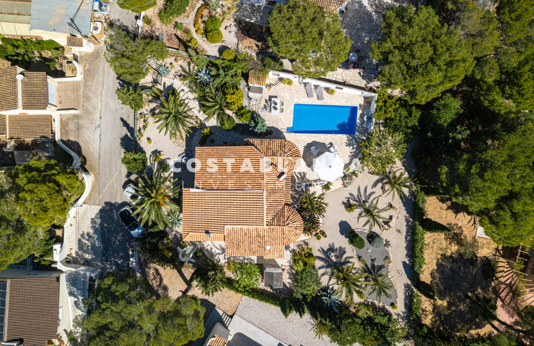 Peaceful Mediterranean Villa with Flat Plot and Open Views for sale in Altea