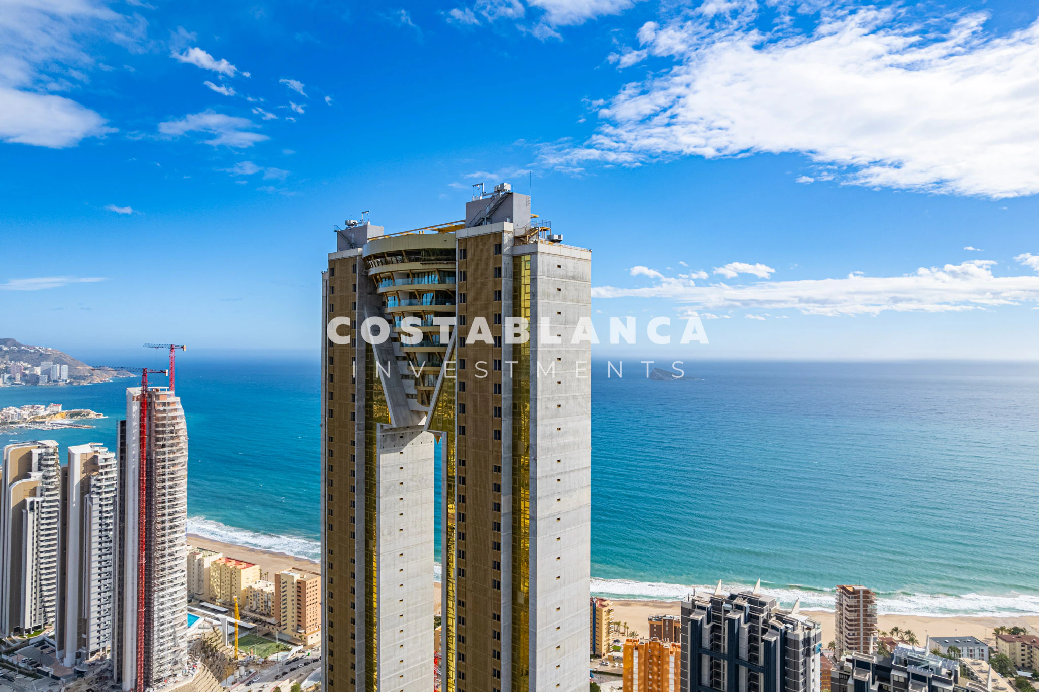 Appartement de luxe au 37e étage avec vues panoramiques sur la mer à Benidorm