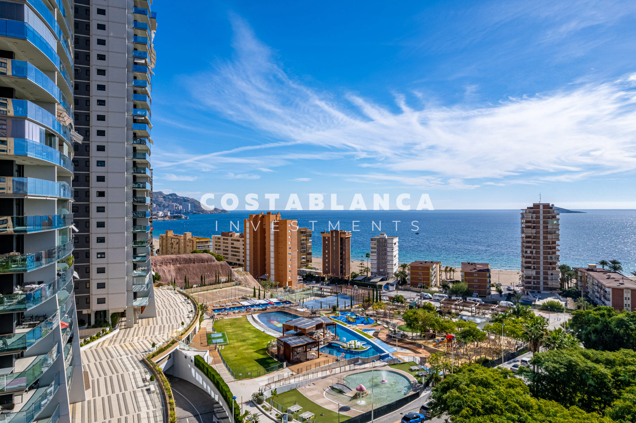 Moderne Luxuswohnung mit Meerblick zum Verkauf in Sunset Drive, Benidorm