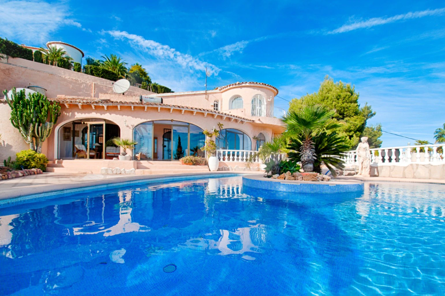 продажа. Шале/Вилла в Moraira