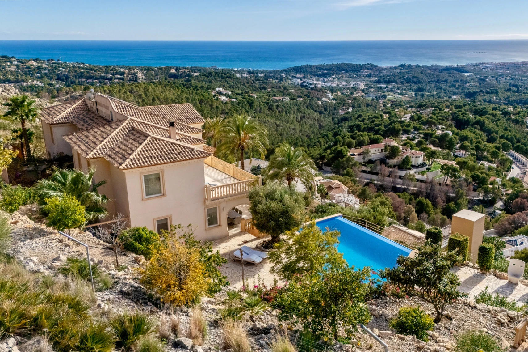 Luxe villa met 7 slaapkamers te koop in Altea met panoramisch uitzicht