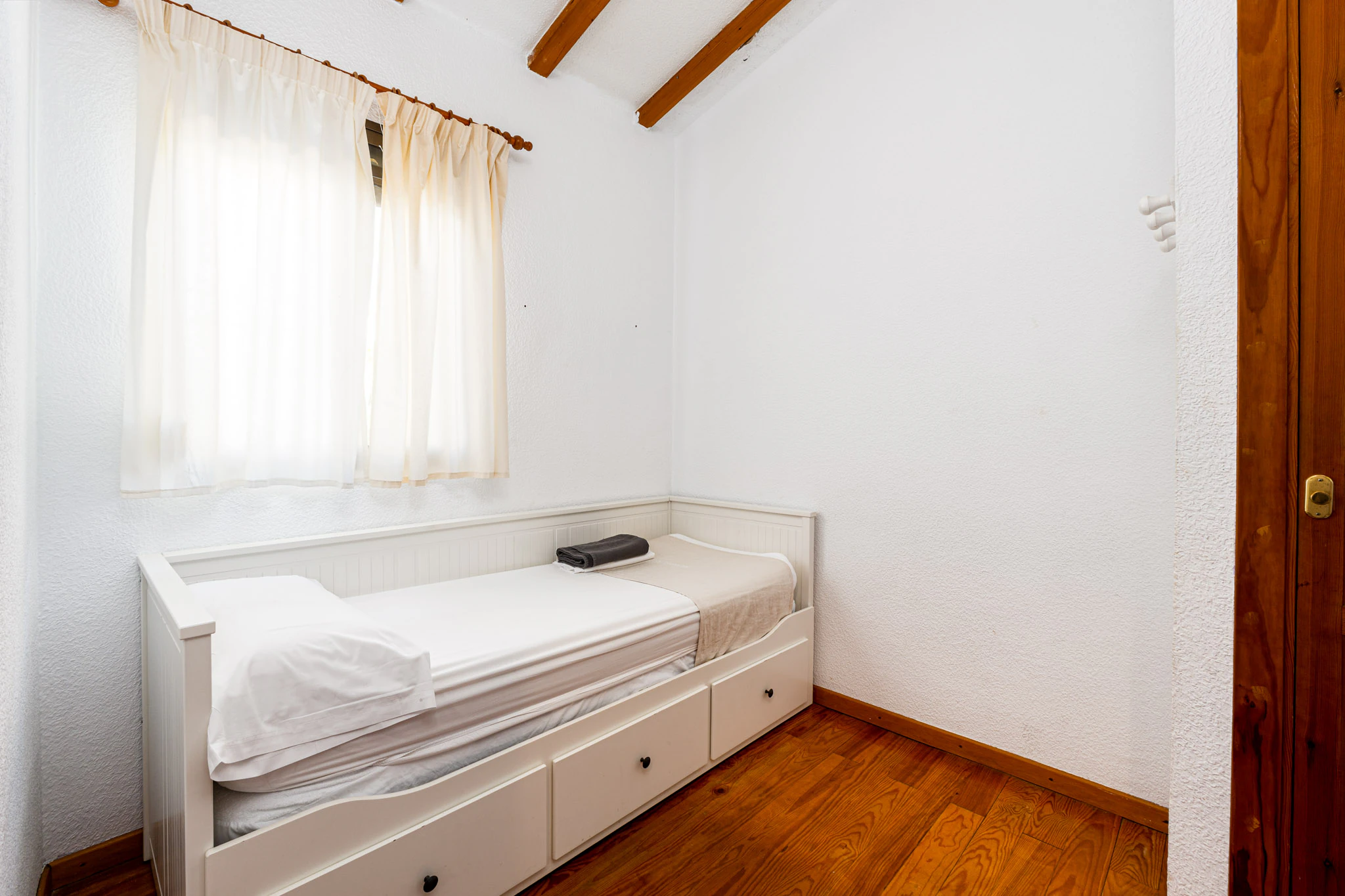 Spacious Villa With Sports Areas, Guest Apartment for sale in Polop