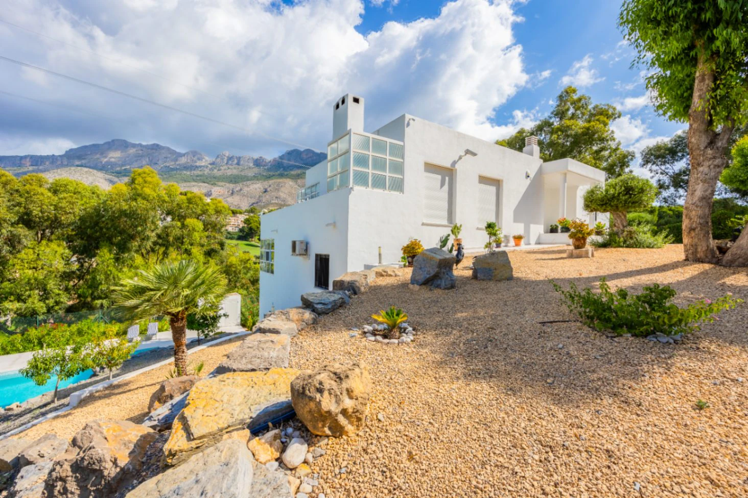 Geräumige Villa zum Verkauf in Altea la Vella mit Meerblick und Zugang zum Golfplatz