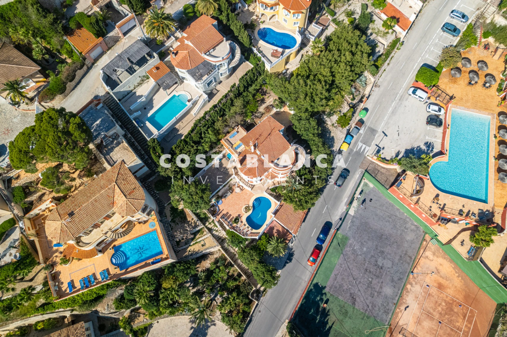 Villa Mediterránea con Vistas Icónicas al Peñón de Ifach y Piscina Privada en venta en Calpe.
